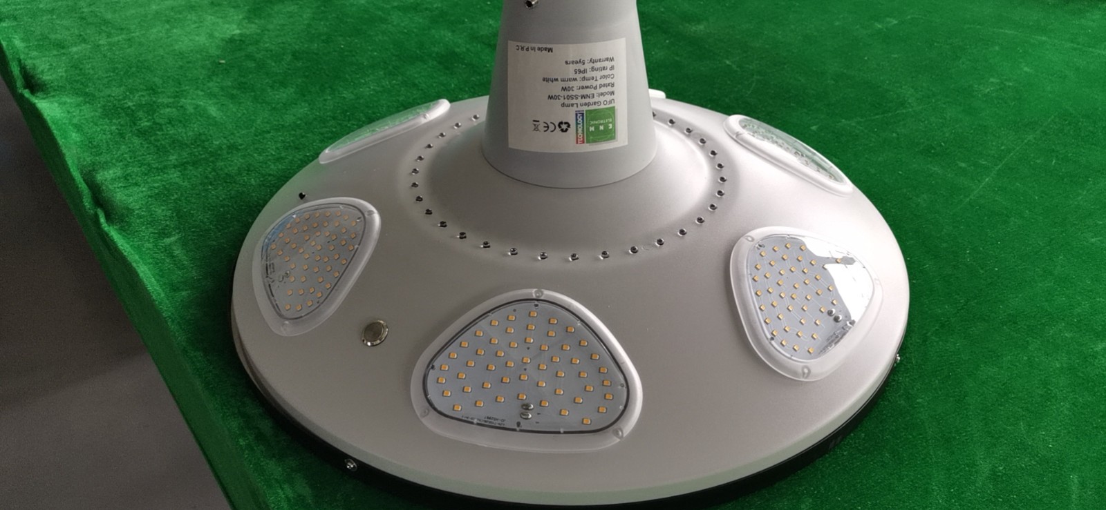 SS02 UFO All-In-One Integrated Solar Led Garden Light