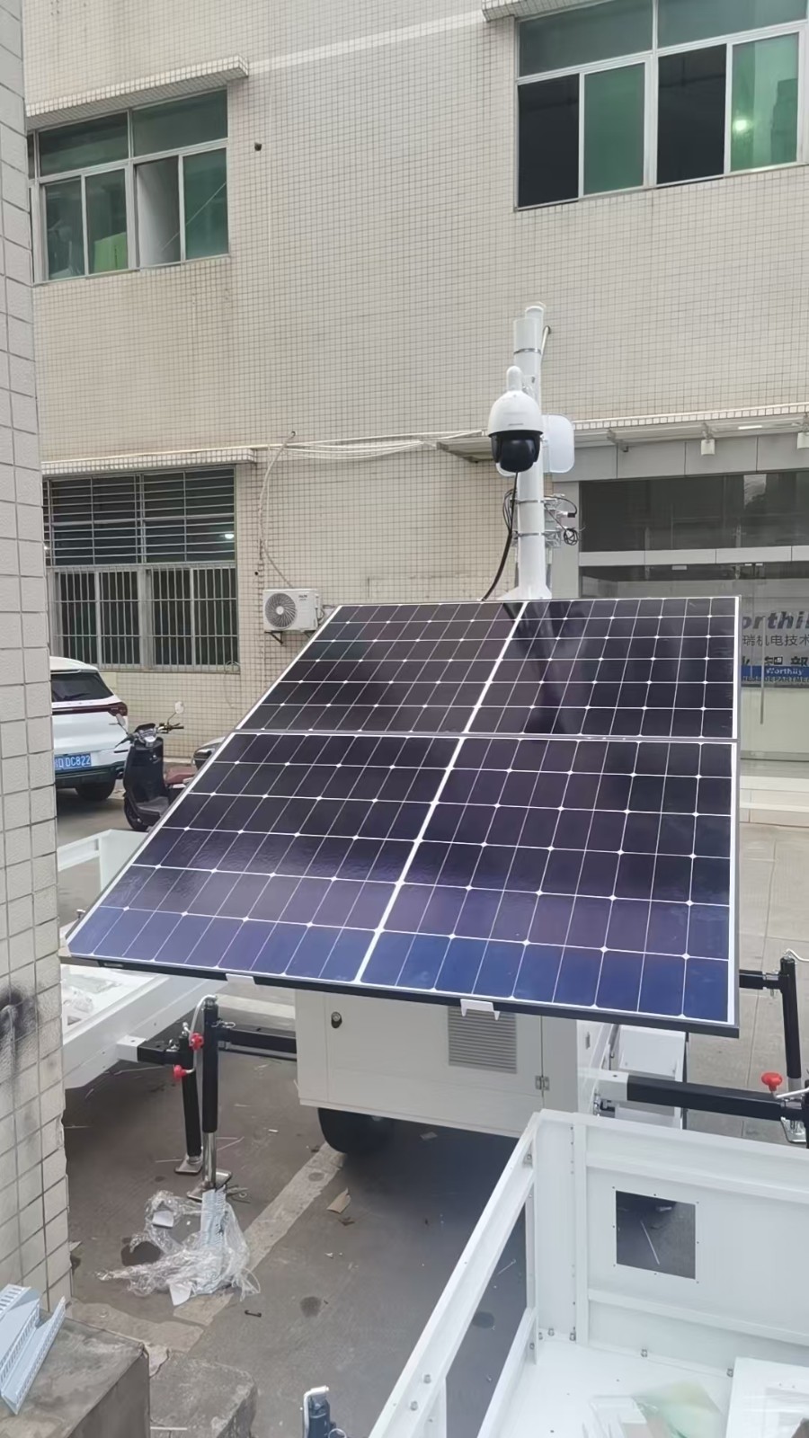 SM06 Solar Powered Surveillance Trailer