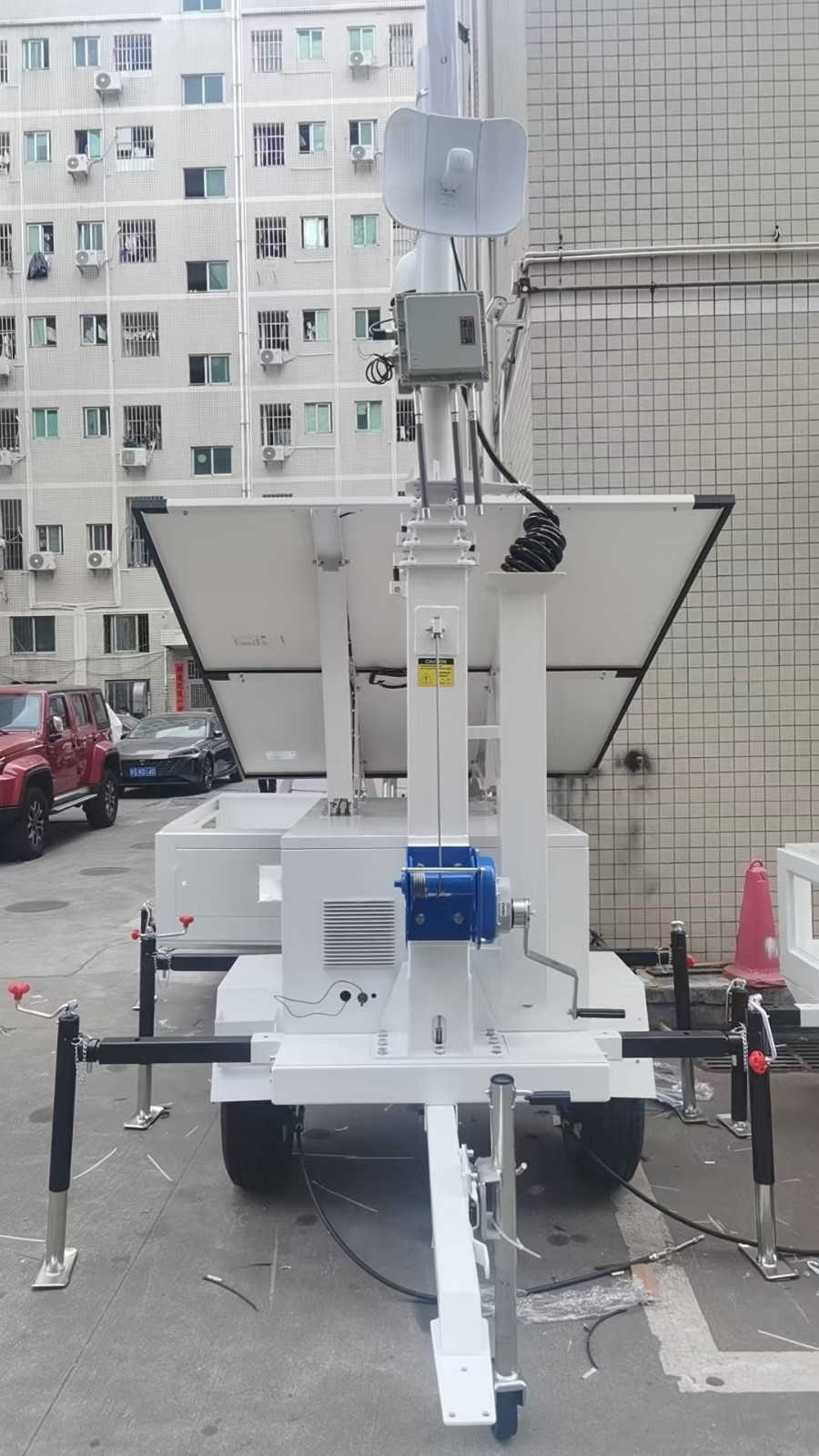SM06 Solar Powered Surveillance Trailer