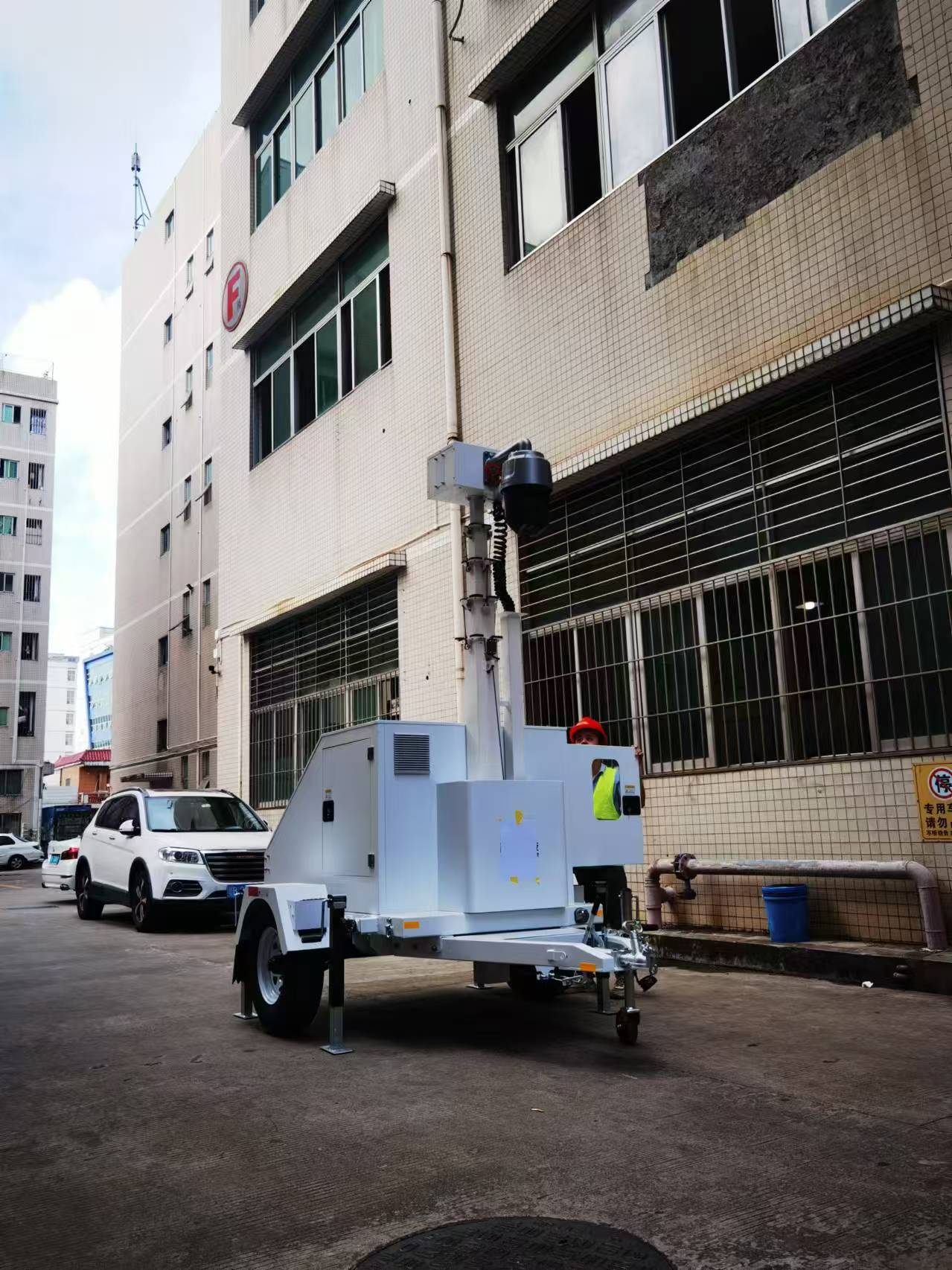 SM06 Solar Powered Surveillance Trailer